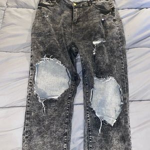 Black wash boyfriend jeans